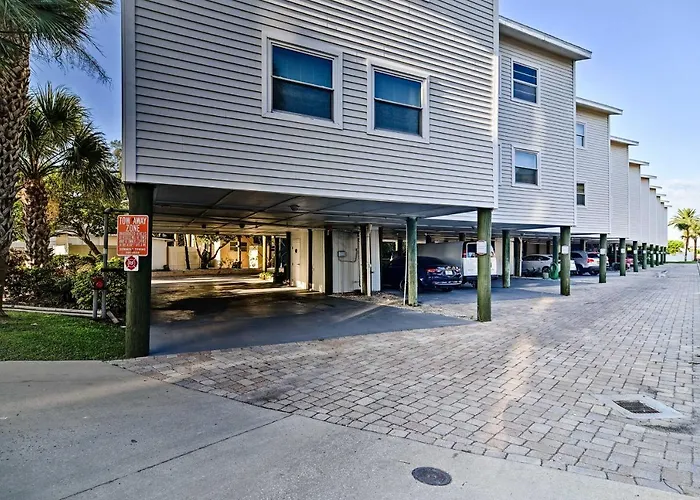 Heated Pool, Steps To Indian Shores Condo! *