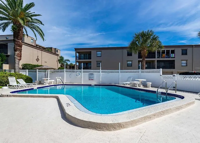 Heated Pool, Steps To Indian Shores Condo! Clearwater Beach