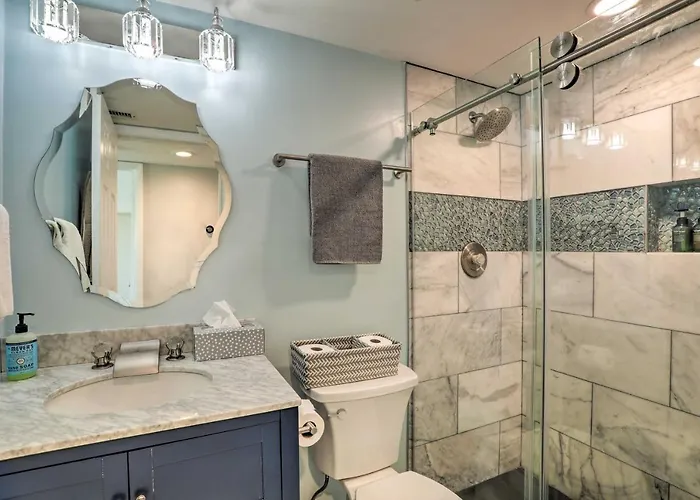 Heated Pool, Steps To Indian Shores Condo! *