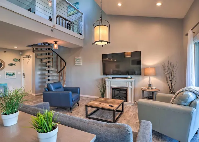 Apartment Heated Pool, Steps To Indian Shores Condo!