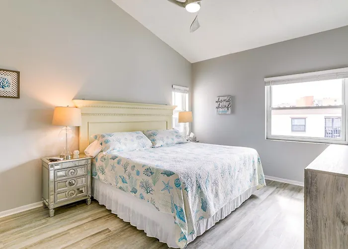 Apartment Heated Pool, Steps To Indian Shores Condo! Clearwater Beach