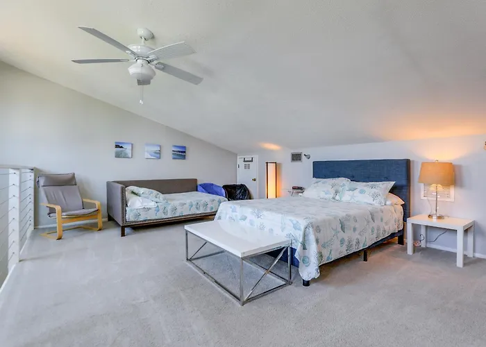 Apartment Heated Pool, Steps To Indian Shores Condo! Clearwater Beach