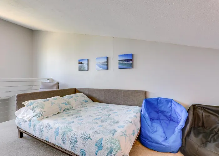 Heated Pool, Steps To Indian Shores Condo! *