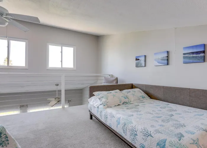 Apartment Heated Pool, Steps To Indian Shores Condo!